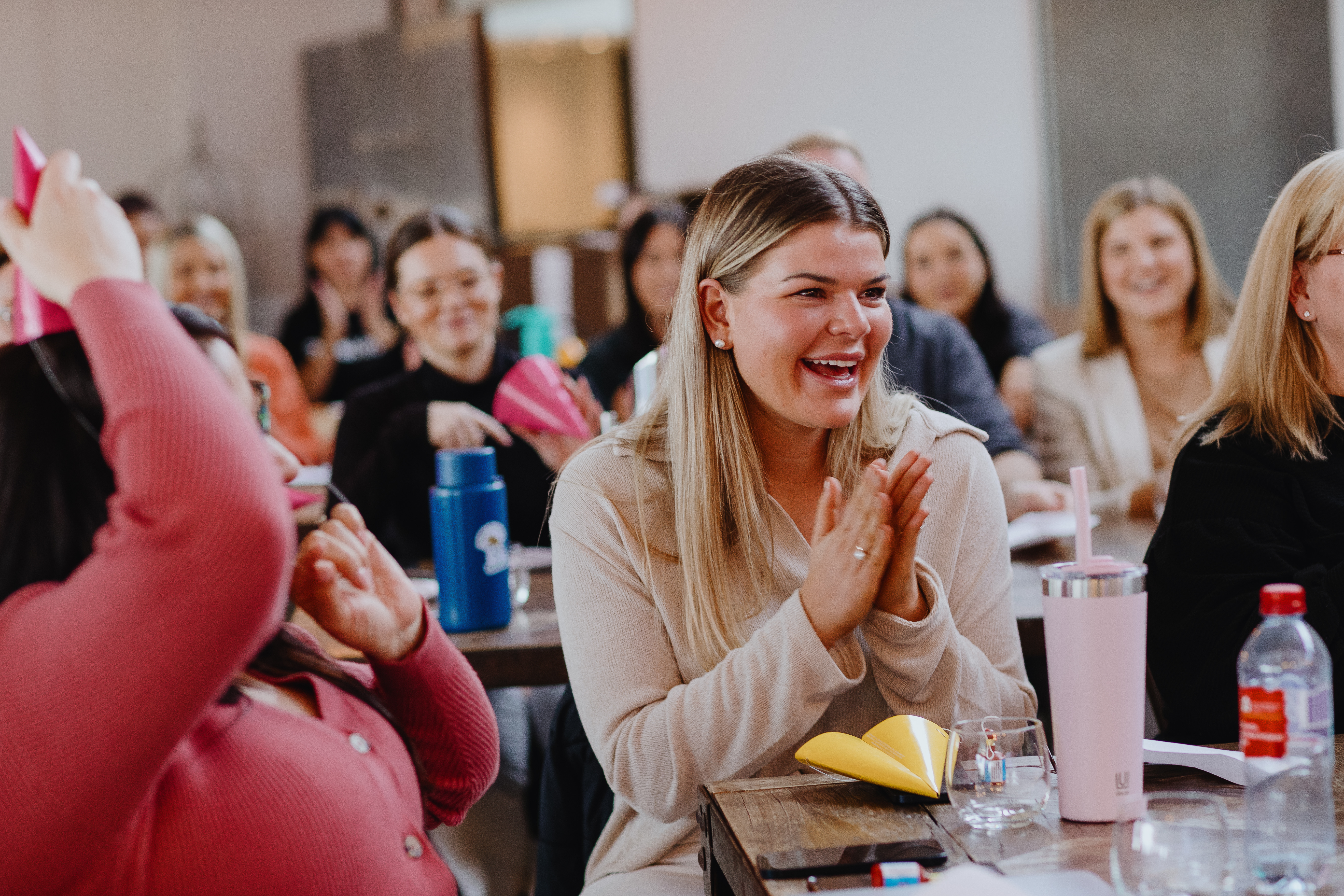 woman-clapping-happy